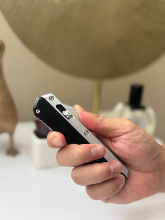 4β Switchblade Knife β 9β Total Length β Fast Action