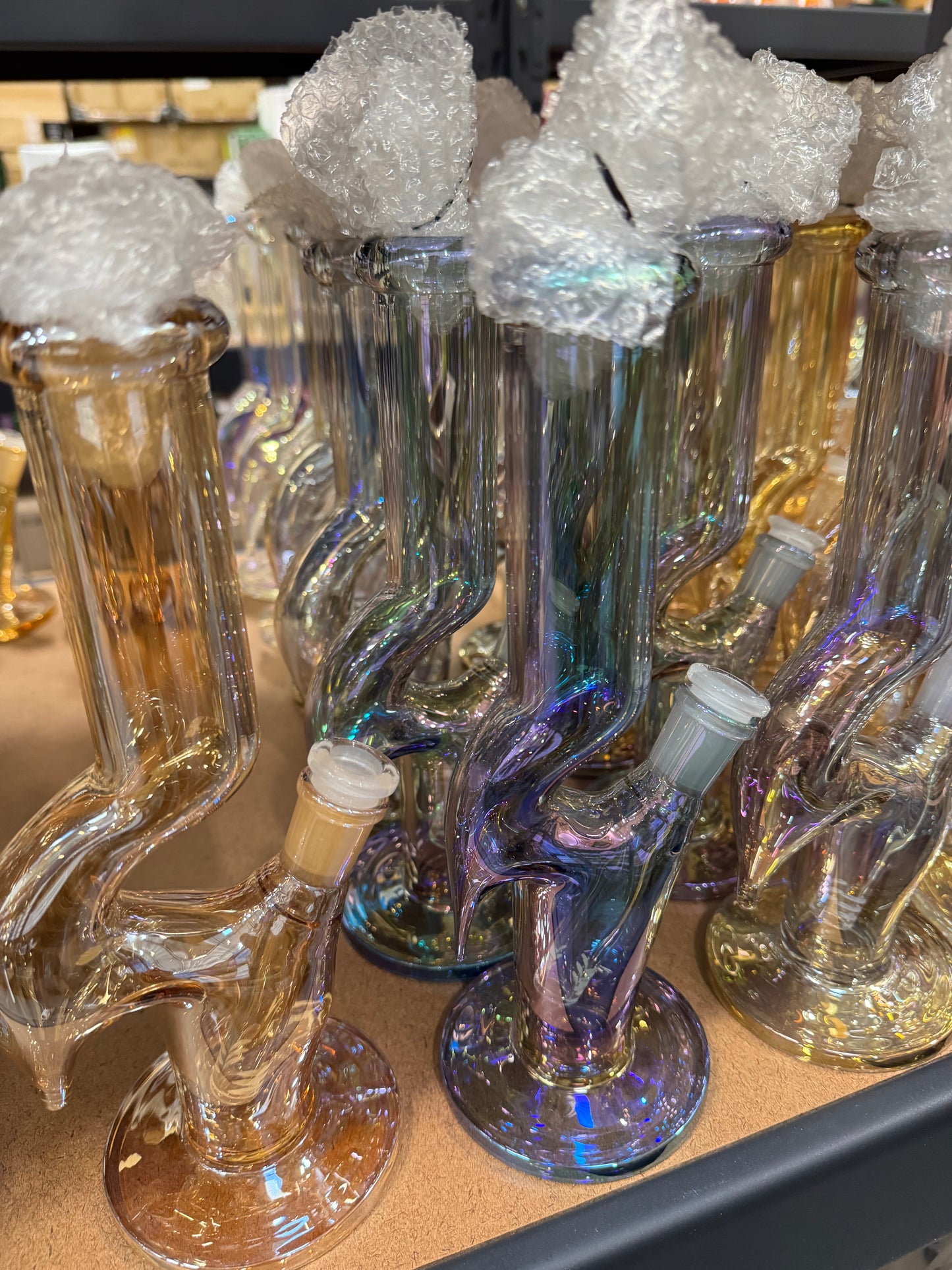 Colored zig zag water pipe