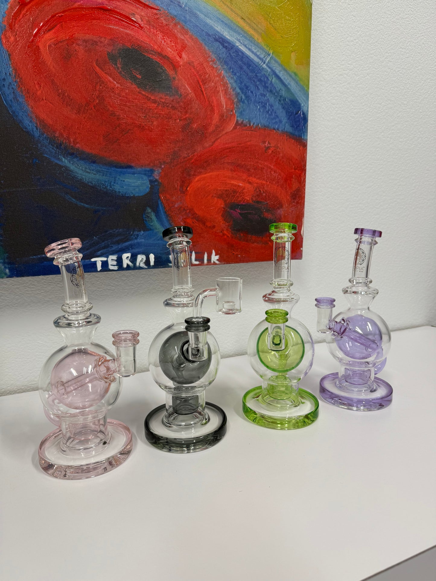 utopia glass mid size bong