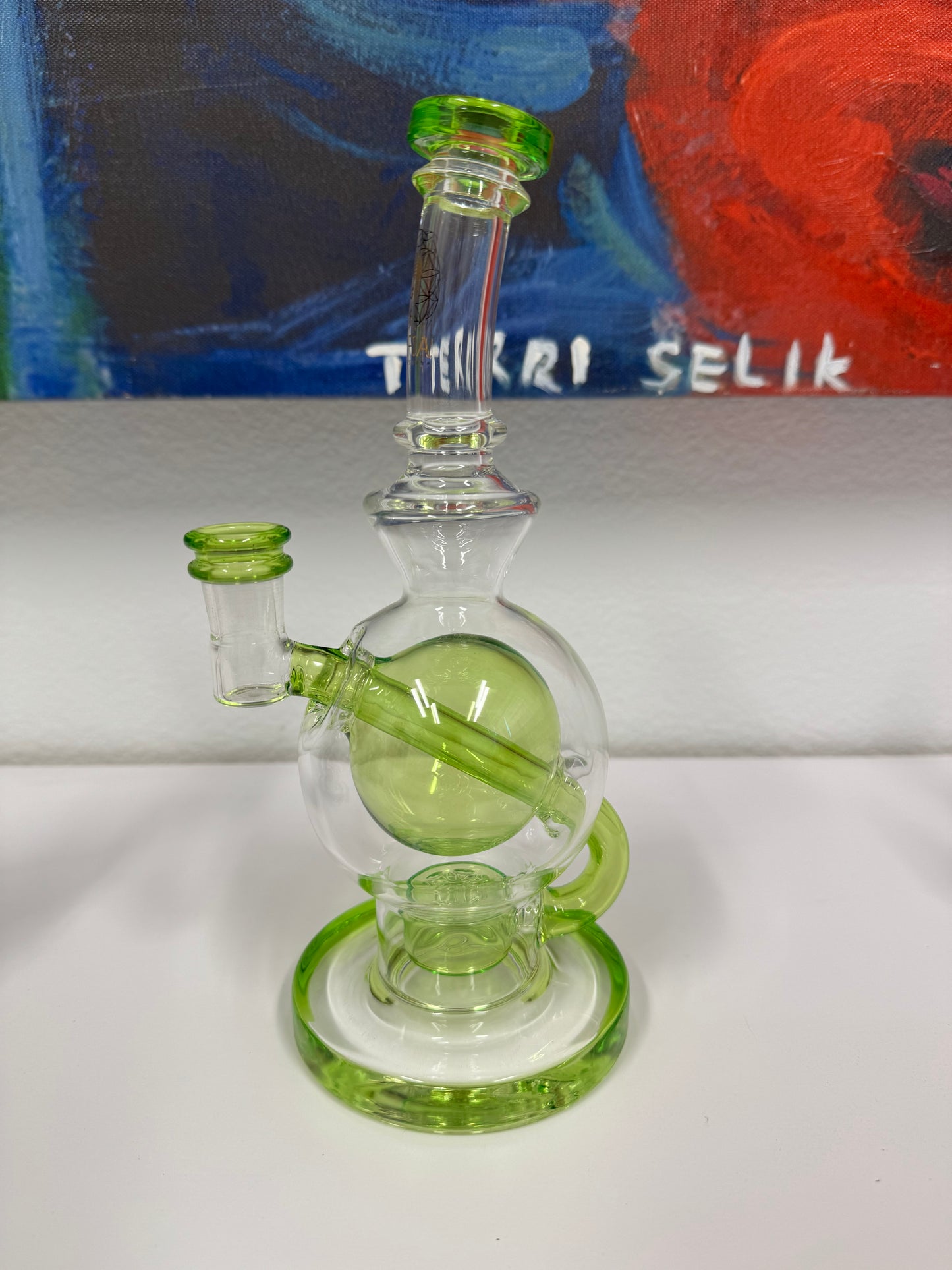 utopia glass mid size bong